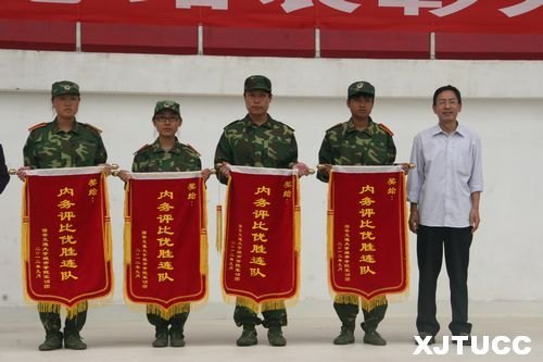 西安交通大學城市學院2012年學生軍事訓練總結(jié)表彰大會隆重召開