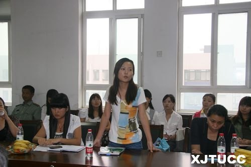 西安交通大學城市學院召開慶祝教師節暨歡迎新教工師生座談會