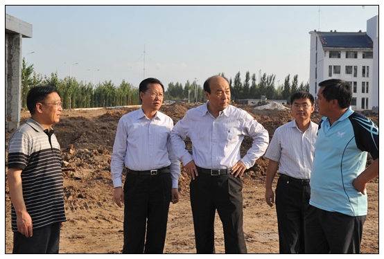 教育廳副廳長(zhǎng)王李金來晉中學(xué)院新校區(qū)視察工作