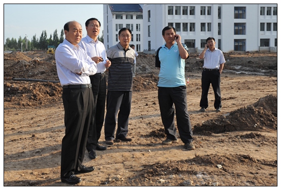 教育廳副廳長(zhǎng)王李金來晉中學(xué)院新校區(qū)視察工作