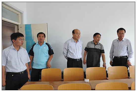 教育廳副廳長(zhǎng)王李金來晉中學(xué)院新校區(qū)視察工作