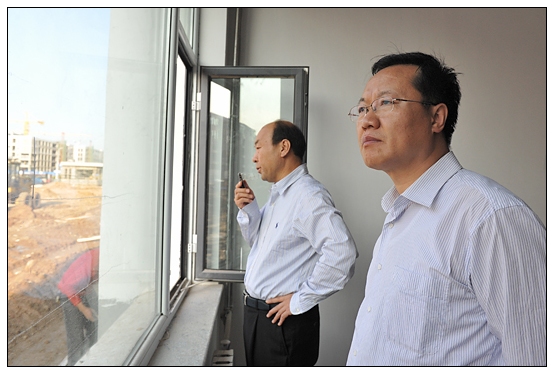 教育廳副廳長(zhǎng)王李金來晉中學(xué)院新校區(qū)視察工作