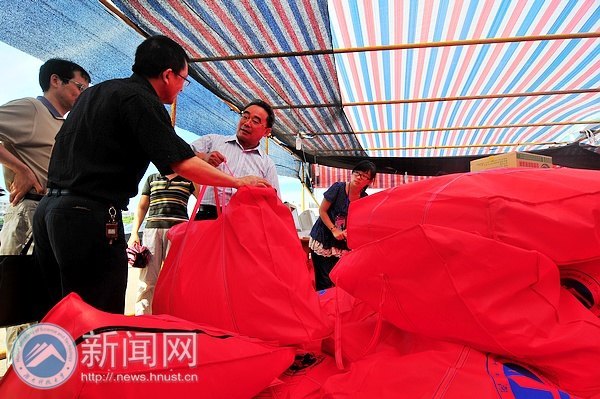 校黨委書記田銀華一行視察迎新動態