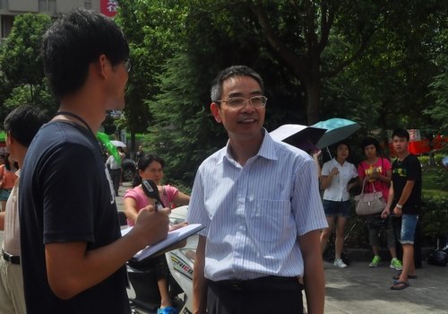 秋風送爽迎八方學子——臨海校區迎新工作進行時