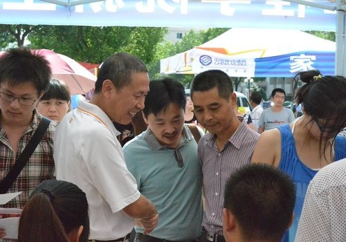 秋風送爽迎八方學子——臨海校區迎新工作進行時