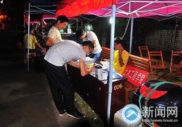 披星戴月 晝夜守候