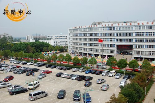 【組圖】江漢大學文理學院2012級新生接待工作