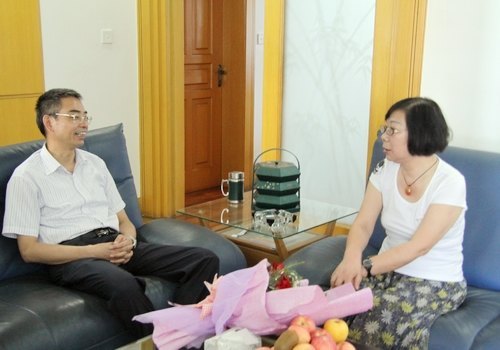 校領導教師節走訪慰問教職工