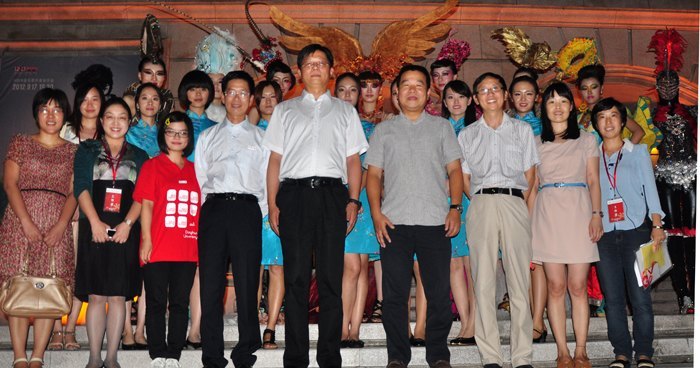 東華大學師生參演上海市慶祝教師節主題活動 “網絡潮人”邱夷平教授展育人風采(圖)