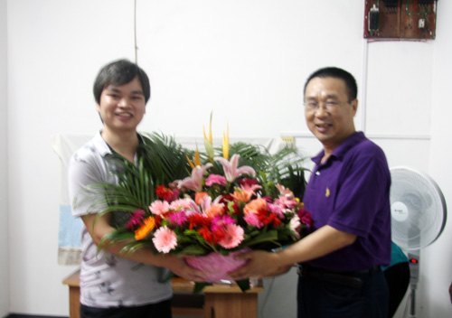 學校領導率隊慰問教師代表