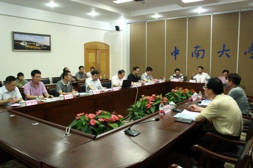 廈門恒興集團有限公司董事長柯希平一行來校訪問