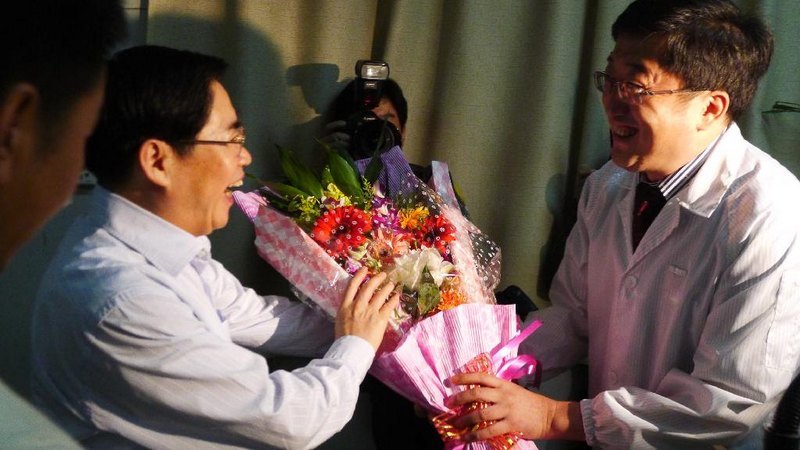 省委書(shū)記袁純清教師節(jié)來(lái)校慰問(wèn)并視察指導(dǎo)