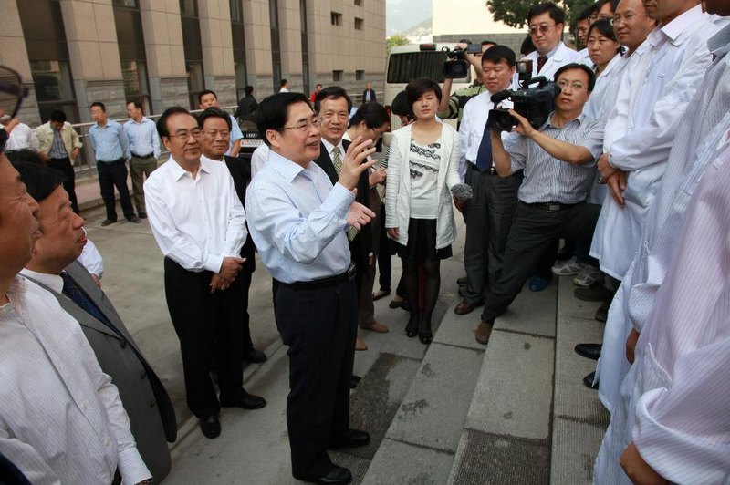 省委書(shū)記袁純清教師節(jié)來(lái)校慰問(wèn)并視察指導(dǎo)