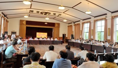 上海電力學院召開慶祝第二十八個教師節大型座談會