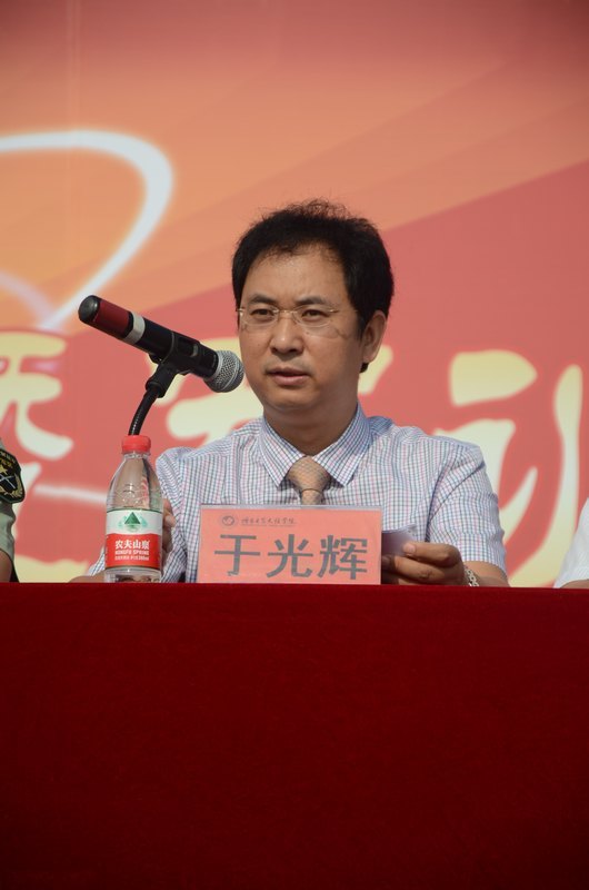 煙臺大學文經學院2012級新生開學典禮暨軍訓動員大會隆重召開