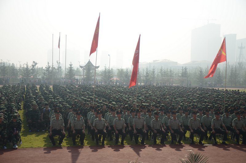 煙臺大學文經學院2012級新生開學典禮暨軍訓動員大會隆重召開