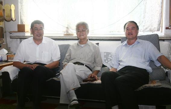 校領導教師節走訪慰問老教師