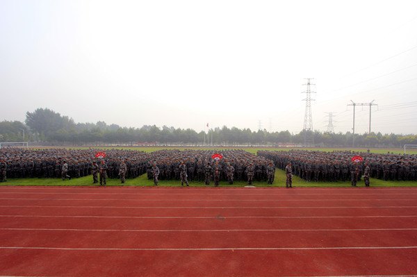 鄭州職業技術學院舉行2012年新生軍訓動員大會