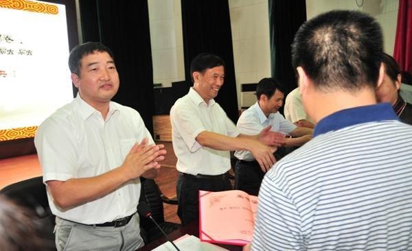 長沙師范學校隆重舉行慶祝第28個教師節(jié)暨表彰大會