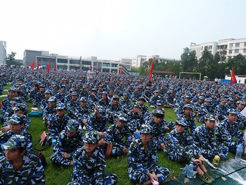 2012級新生參加開學典禮 開啟大學生活新篇章