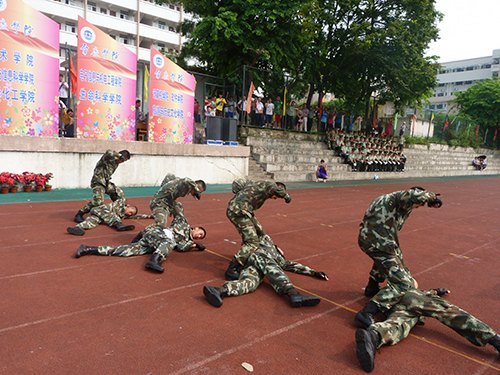 2012級新生參加開學典禮 開啟大學生活新篇章