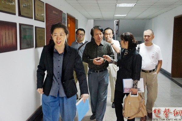 新學期校領導深入課堂教學檢查