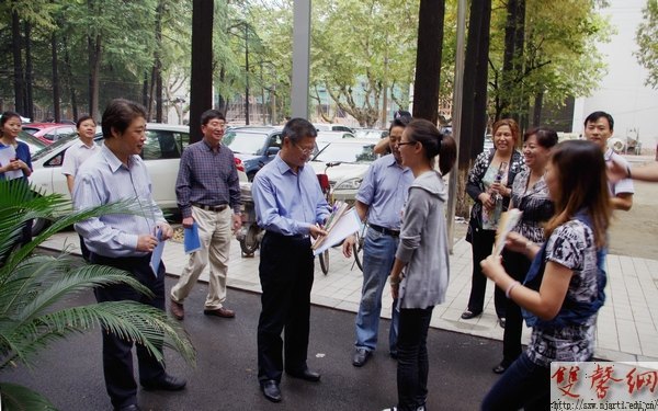 新學期校領導深入課堂教學檢查