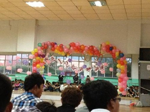 舞動青春 魅力體育——體育學(xué)院舉辦新老同學(xué)文藝聯(lián)歡會