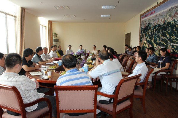 武漢工程大學舉行慶祝第28個教師節教師代表座談會