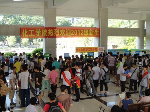 化工學(xué)院全力以赴做好迎新工作