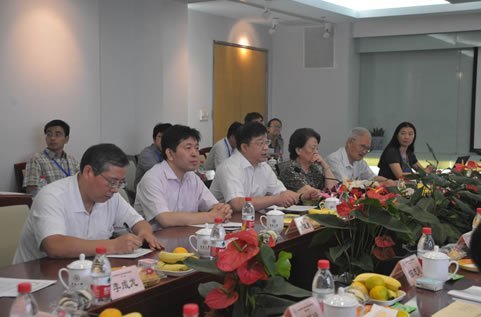 東華大學“紡織面料技術教育部重點實驗室”接受教育部專家組評估