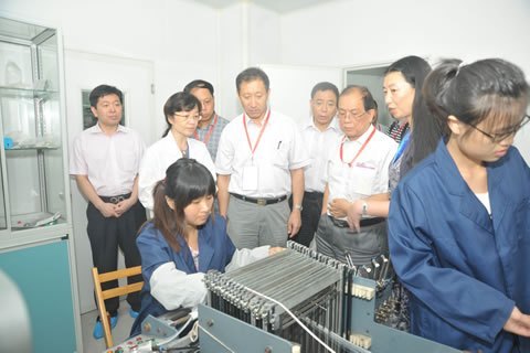 東華大學“紡織面料技術教育部重點實驗室”接受教育部專家組評估