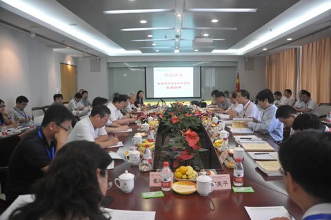 東華大學“紡織面料技術教育部重點實驗室”接受教育部專家組評估