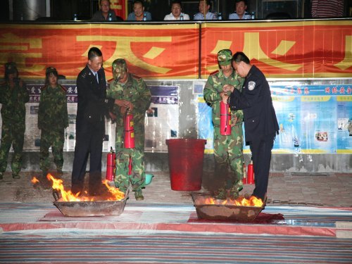 通化師范學院開展2012級新生消防演練活動