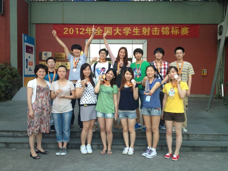 東華大學射擊隊在2012年全國大學生射擊比賽中榮獲團體總分第二名