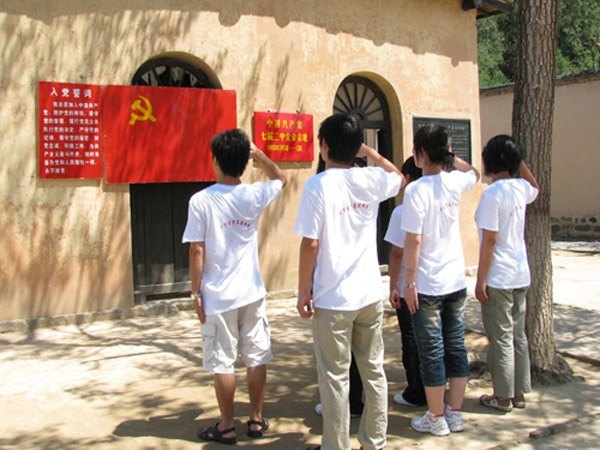 《江西教育》長篇通訊報道景德鎮陶瓷學院思政工作