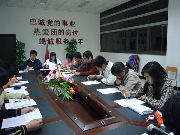 《江西教育》長篇通訊報道景德鎮陶瓷學院思政工作