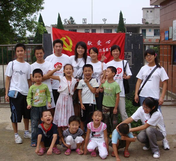 《江西教育》長篇通訊報道景德鎮陶瓷學院思政工作