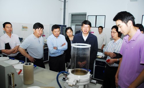 武漢市委常委馮記春一行來(lái)湖北工業(yè)大學(xué)調(diào)研