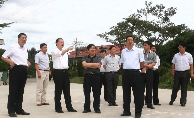 校領導視察校園 檢查指導迎新工作