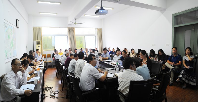 金陵學院召開新學期黨委工作布置會