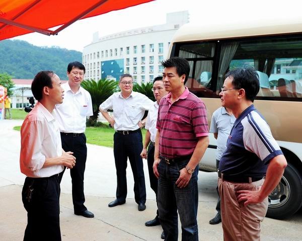 校領(lǐng)導(dǎo)檢查指導(dǎo)迎新準備工作