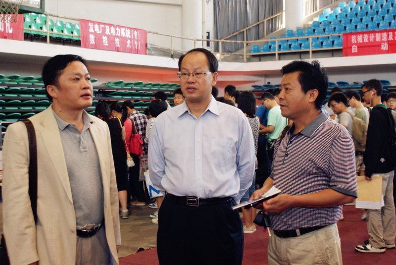 科技學(xué)院喜迎2012級新生