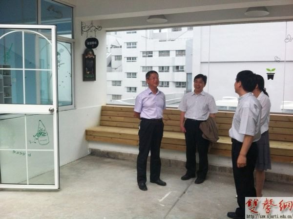 附中:“誠信教育”出新招 開店不設收銀員