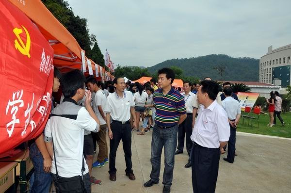 三明學院2012級新生順利入學