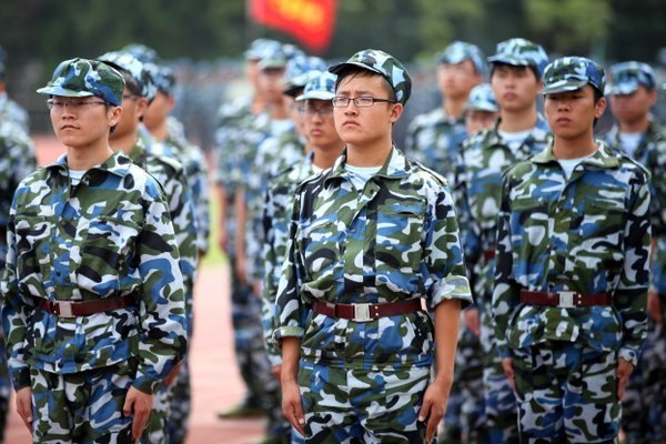 新生軍訓(xùn)剪影