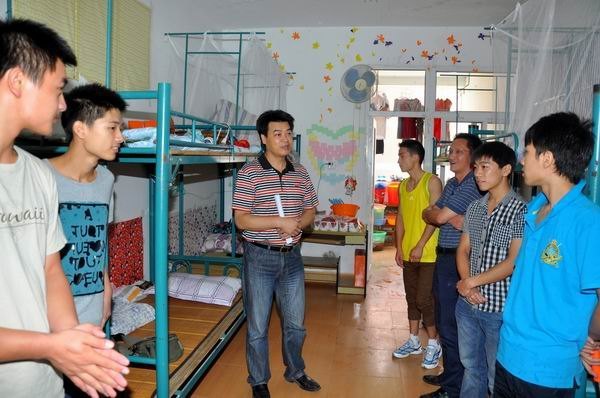 馬國防等校領(lǐng)導(dǎo)看望慰問2012級新生