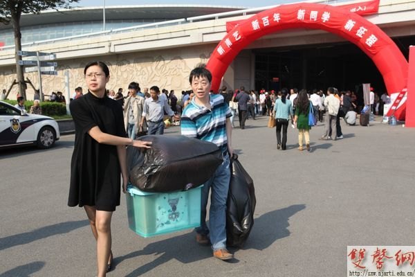 【圖片新聞】:百年南藝喜迎新生