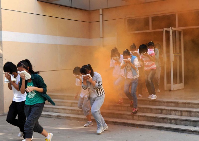 濱州學院舉行消防實戰演練