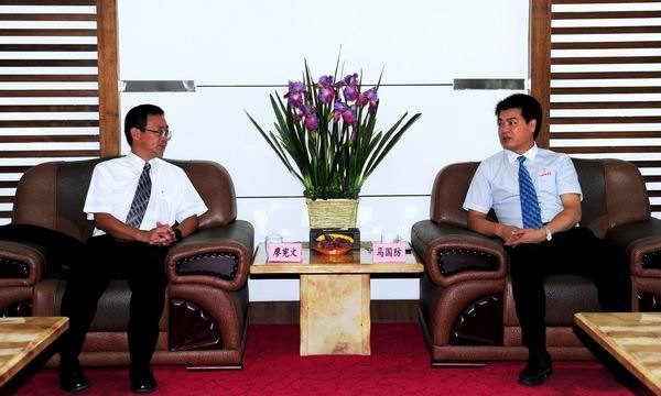 馬國防書記會見廖憲文副校長等臺灣貴賓